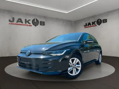 Gebraucht VW Golf VIII Life 150 PS (110 kW) 2025 Schwarz Limousine