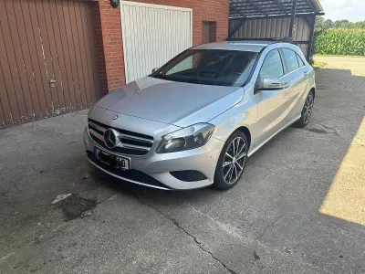 Gebraucht Mercedes A200 156 PS (114 kW) 2013 Silber Kleinwagen