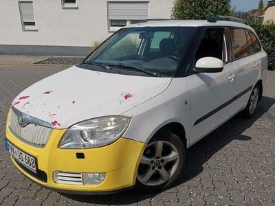 Weiß Gebraucht 2009 Skoda Fabia Elegance Kleinwagen | 2.399 € (Guter Preis)