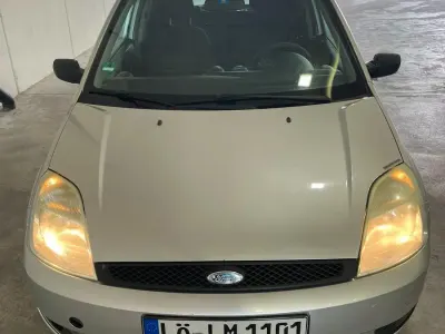 Gebraucht Ford Fiesta 80 PS (58 kW) 2005 Silber Kleinwagen