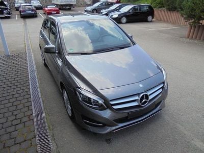 Gebraucht Mercedes B220 177 PS (130 kW) 2015 Grau Van / Kleinbus