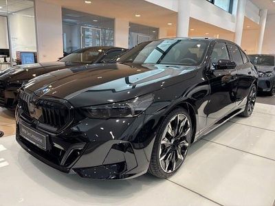 Saphirschwarz metallic Gebraucht 2025 BMW 540 Performance Limousine | 68.729 € (Guter Preis)