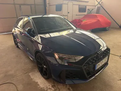Gebraucht Audi RS3 Sportback Sport 400 PS (294 kW) 2025 Blau Kleinwagen