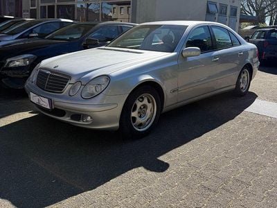 Second-hand Mercedes E240 Classic 177 CP (130 kW) 2003 Argintiu Berlinǎ