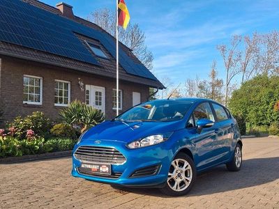 Begagnad Ford Fiesta SYNC Edition 101 HK (74 kW) 2013 Blå Halvkombi
