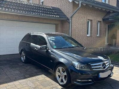 Second-hand Mercedes C200 Avantgarde 136 CP (100 kW) 2011 Negru Berlinǎ