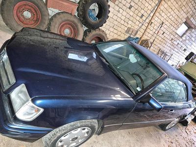 Blau Gebraucht 1995 Mercedes E320 AMG Cabrio | 18.000 €