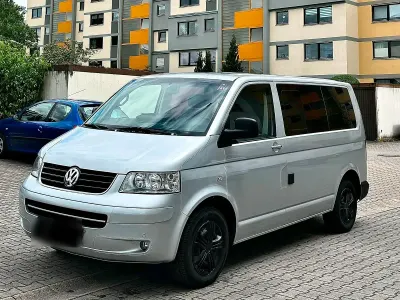 Usado VW Caravelle 131 CV (96 kW) 2004 Plateado Van