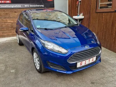 Gebraucht Ford Fiesta Trend 101 PS (74 kW) 2015 Blau Kleinwagen