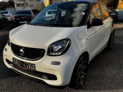 Gebraucht Smart ForFour 71 PS (52 kW) 2018 Schwarz Kleinwagen