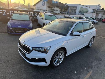 Bila moon/moon white Gebraucht 2022 Skoda Scala Tour Kleinwagen | 21.990 € (Fairer Preis)