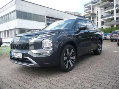 Gebraucht Mitsubishi Outlander P-HEV Top 306 PS (225 kW) 2025 Grau SUV