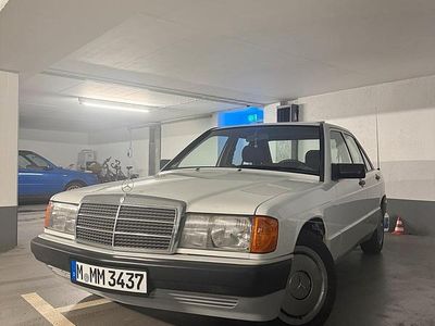 Second-hand Mercedes 190 109 CP (80 kW) 1991 Berlinǎ