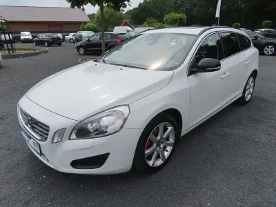 Gebraucht Volvo V60 Momentum 163 PS (119 kW) 2011 Weiß Kombi