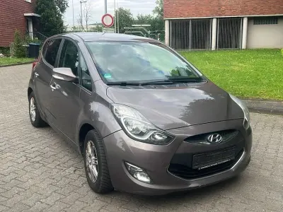 Gebraucht Hyundai ix20 Edition 116 PS (85 kW) 2014 Braun Kleinwagen