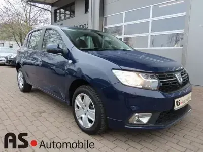 Używany Dacia Sandero Lauréate 90 KM (66 kW) 2017 Niebieski SUV