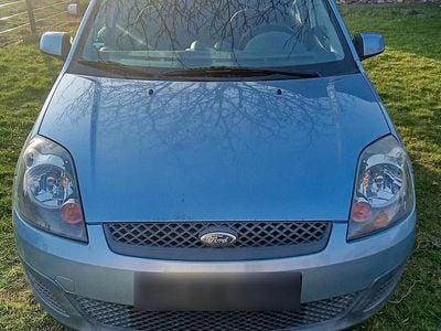 Gebraucht Ford Fiesta 69 PS (50 kW) 2006 Blau Kleinwagen