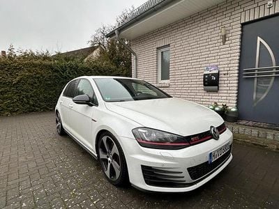 Gebraucht VW Golf VII GTI 220 PS (161 kW) 2015 Weiß Limousine