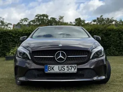 Gebraucht Mercedes A180 109 PS (80 kW) 2016 Braun Limousine