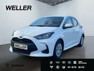Gebraucht Toyota Yaris Hybrid Business Edition 116 PS (85 kW) 2022 Weiss Kleinwagen