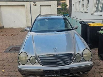 Mercedes E270