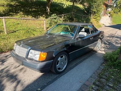 Usata Mercedes 300 220 CV (161 kW) 1991 Nero Cabrio