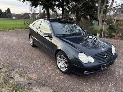 Gebraucht Mercedes C200 163 PS (119 kW) 2001 Schwarz Coupé