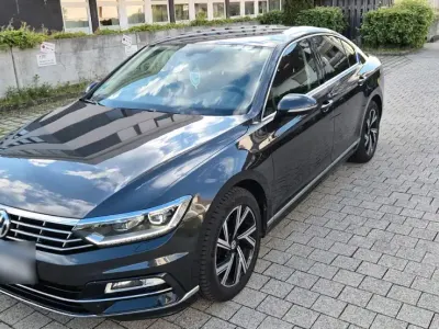 Gebraucht VW Passat Highline 190 PS (139 kW) 2019 Grau Limousine