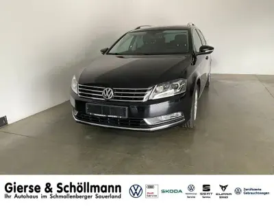 Gebraucht VW Passat Edition 140 PS (102 kW) 2014 2t deep black perleffekt (metallic) Kombi