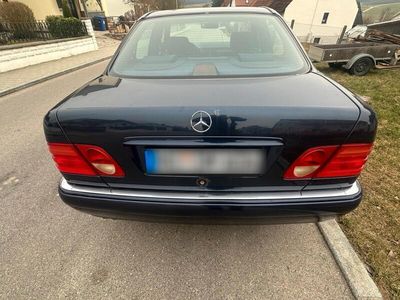 Mercedes E300