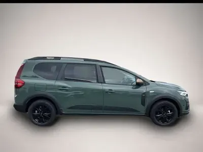 Neu Dacia Jogger Extreme 141 PS (103 kW) 2025 Grün Van / Kleinbus