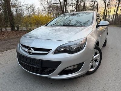 Gebraucht Opel Astra Energy 120 PS (88 kW) 2014 Silber Limousine