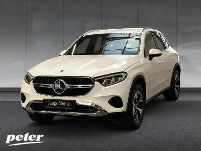 Używany Mercedes GLC300e Advanced 313 KM (230 kW) 2024 Biały SUV