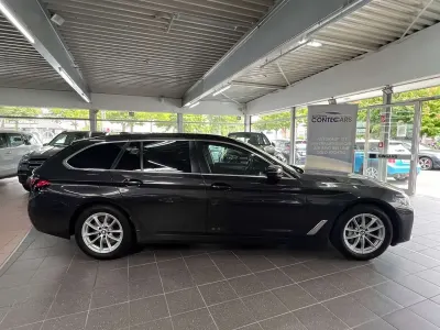Używany BMW 530 Sport Line 286 KM (210 kW) 2023 Szary Kombi
