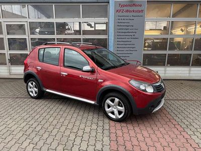 Gebraucht Dacia Sandero Stepway 84 PS (61 kW) 2011 Rot Kleinwagen