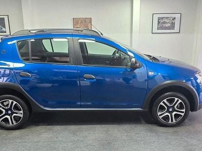 Blau Gebraucht 2020 Dacia Sandero Celebration Kleinwagen | 9.900 € (Guter Preis)