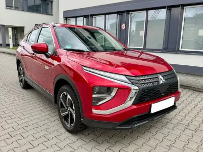Gebraucht Mitsubishi Eclipse Cross Basis 188 PS (138 kW) 2025 Rot SUV