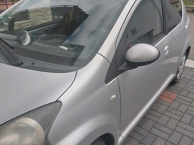 Usata Toyota Aygo 68 CV (50 kW) 2012 Argento Utilitaria