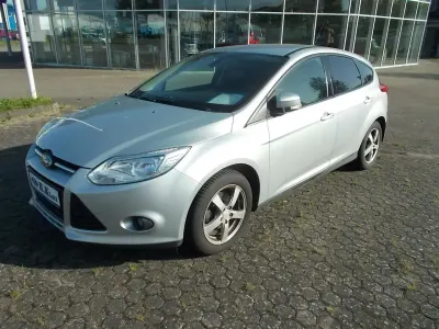 Gebraucht Ford Focus Champions Edition 115 PS (84 kW) 2011 Polarsilbermetallic Limousine