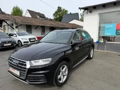 Gebraucht Audi Q5 Sport 190 PS (139 kW) 2019 Mythosschwarz SUV