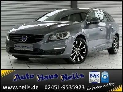 Używany Volvo V60 152 KM (111 kW) 2018 Szary Kombi