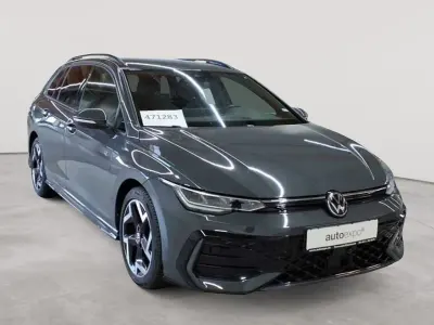 Gebraucht VW Golf VIII R-line 150 PS (110 kW) 2025 Delfingrau metallic Kombi