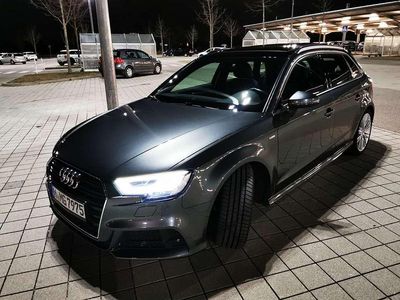 Grau Gebraucht 2016 Audi A3 Premium Limousine | 19.900 €