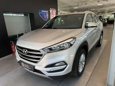 Gebraucht Hyundai Tucson Intro Edition 132 PS (97 kW) 2016 Silber SUV