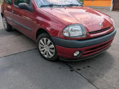 Gebraucht Renault Clio II 55 PS (40 kW) 1999 Rot Kleinwagen
