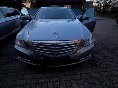 Usata Mercedes E200 135 CV (99 kW) 2011 Grigio Berlina