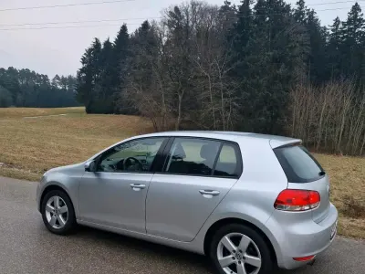 Gebraucht VW Golf VI 100 PS (73 kW) 2011 Silber Kleinwagen