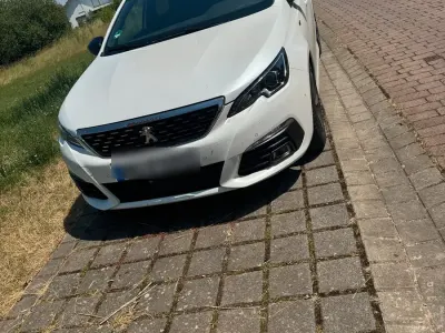 Gebraucht Peugeot 308 GT-line 130 PS (95 kW) 2021 Weiß Limousine