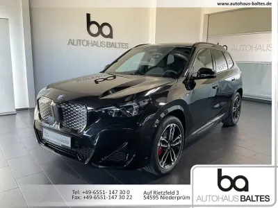 Gebraucht BMW iX1 M Sport 150 kW (204 PS) 2025 Saphirschwarz met. SUV