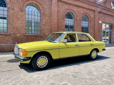 Gebraucht Mercedes 230 109 PS (80 kW) 1979 Gelb Limousine